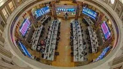 الأسهم تفقد 3.3 مليار جنيه.. والأحمر يكسو شاشات البورصة في أول ربع ساعة من التداول