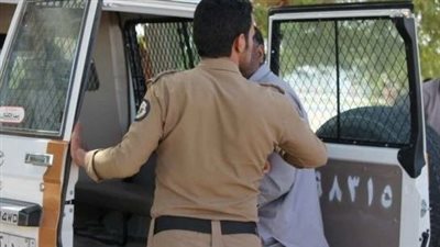 القبض على 8 مخالفين تورطوا بسرقة وتفكيك المركبات بالرياض