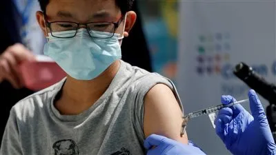 طبيب: نسبة قليلة من الأطفال يصابوا بضعف في عضلة القلب بعد تطعيم كورونا 