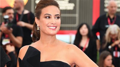 هند صبري تكشف كواليس زيارتها إلى مخيم بين بنجلادش وبورما