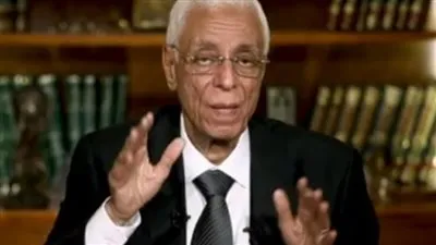 حسام موافي يوجه رسالة لمرضى الضغط الذين يعانون من تورم القدمين (فيديو)