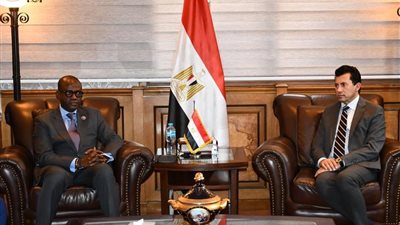 وزير الرياضة يلتقي رئيسى منظمة إفريقيا الذكية ومجموعة بنية