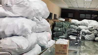 إحباط محاولة تهريب كمية كبيرة من الملابس الجاهزة بجمارك بورسعيد