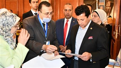 وزير الرياضة يشهد اختبارات لجان مقابلات اختيار المشاركين في مشروع 