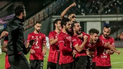 الأهلي يدرس الموافقة على رحيل نجم الفريق