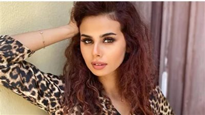 بعد إنفصالها.. منة عرفة تضع كول تون 