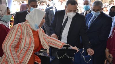 افتتاح معرض جامعة الإسكندرية للمنتجات التراثية والحرفية