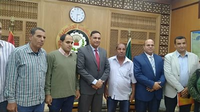 غاب 18 عاما.. تفاصيل رحلة عودة الابن الكفيف من الدقهلية لكفر الشيخ (فيديو وصور) 