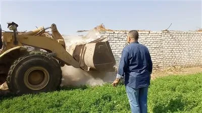 إزالة 29 حالة تعد على أراضي أملاك الدولة بالمنيا