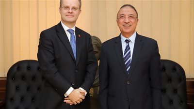 محافط الإسكندرية وسفير بريطانيا بالقاهرة يناقشان سبل تعزيز الشراكة المستقبلية 