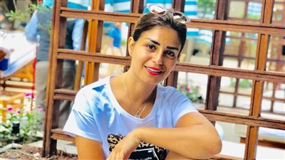  منة فضالي تتعرض للنصب بسبب فيلم وهمي على منصة إلكترونية (مستندات)