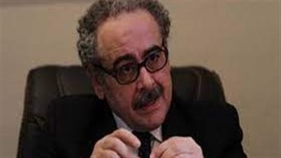 رئيس تونس لـ رئيس كتاب مصر والعرب: ضرورة إعادة بناء المفاهيم الفكرية المتوارثة