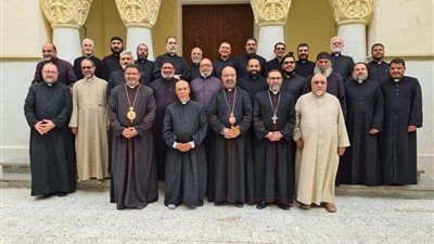 بطريرك الإسكندرية للأقباط الكاثوليك يلتقي بكهنة إيبارشية أسيوط