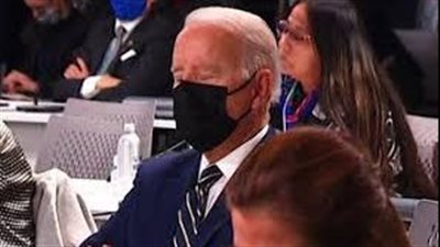 بعد نوم ابنة رئيسة وزراء نيوزيلندا على الهواء.. مواقف محرجة للرؤساء