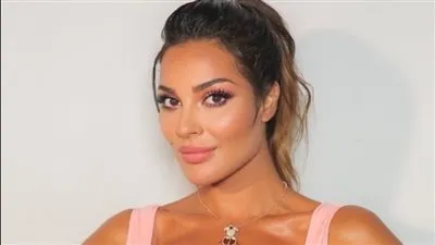 ١٤ مليون متابع لنادين نجيم بعد فيديو شد ترهلات مؤخرتها