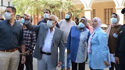 محافظ بورسعيد يتفقد سير العمل بشارع ٢٣ يوليو ويوجه بسرعة التطوير