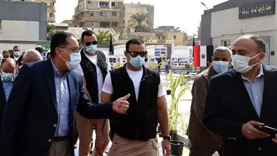 رئيس الوزراء يتفقد محطتي صرف صحي بالسويس