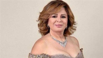 إلهام شاهين ترد على منتقدي تقديمها مسرحية 