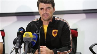 مدرب أنجولا يكشف حقيقة مفاوضات الأهلي ويؤكد أن صلاح أفضل لاعب في العالم