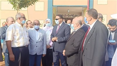 محافظ الدقهلية يفتتح مدرسة كفر المقدام الثانوية في ميت غمر (صور) 