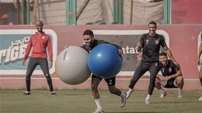 تدريبات ترفيهية للاعبي الأهلي.. ومحاضرة سريعة لموسيماني مع اللاعبين