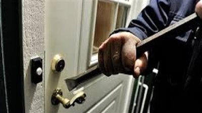 ضبط أحد الأشخاص بالجيزة لقيامه بسرقة المساكن وارتكابه 5 وقائع سرقة