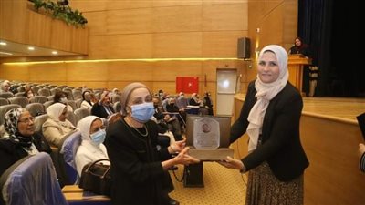 حفل تكريم الراحلة الدكتورة صفاء الأعسر ببنات عين شمس 