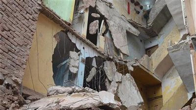 انهيار منزل بأسوان وإصابة ٤ أشخاص نتيجة الطقس السيئ