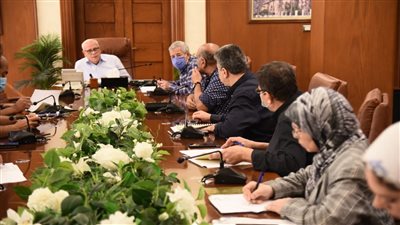 محافظ بورسعيد يتابع أعمال اللجنة العليا للمخابز