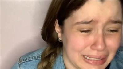 النيابة تتلو اتهامات حنين حسام بالاتجار في البشر.. والمتهمة ترد: 