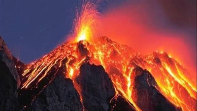 شاهد.. ثوران مخيف لبركان في روسيا ورماده يهدد الطيران