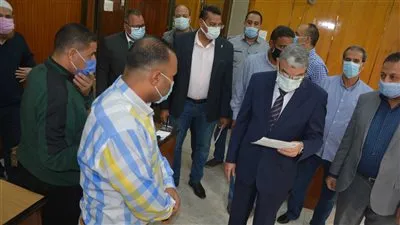 محافظ المنيا يتابع تطبيق منع دخول الموظفين دون كارت تطعيم كورونا