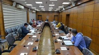 السكرتير العام يترأس اجتماع الأمانة الفنية لمجلس إدارة المنطقة الصناعية بجمصة