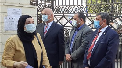 رئيس جامعة بنها يتابع تنفيذ قرارات منع دخول غير الحاصلين على تطعيم لقاح كورونا