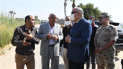 إنشاء مجمع للخدمات الحكومية وملعب خماسي بقنا