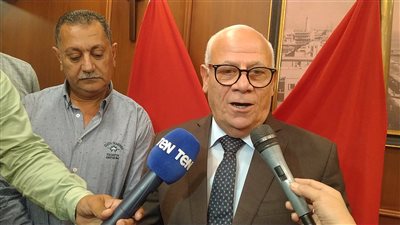 محافظ بورسعيد يوقع عقود إنشاء استاد النادي المصري الجديد