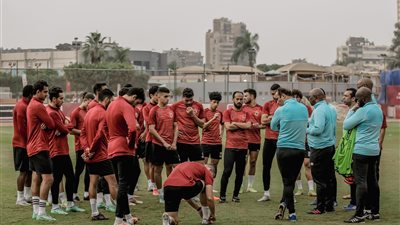 محاضرة سريعة لموسيماني في مران الأهلي 