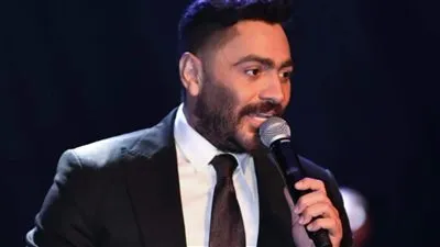 تامر حسني يوجه الشكر للقائمين على حفل جامعة مصر.. ويشوق جمهوره لحفل 8 ديسمبر  