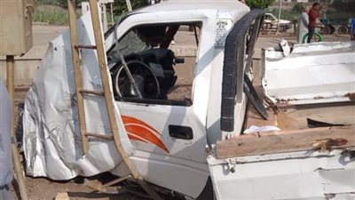 العناية الإلهية تنقذ سائق اصطدم قطار بسيارته بالقليوبية