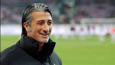 الاتحاد السويسري يمدد عقد المدرب ياكين حتى عام 2024