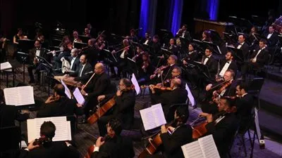 السيمفونى يعزف كارمينا بورانا وهارولد فى إيطاليا بالأوبرا