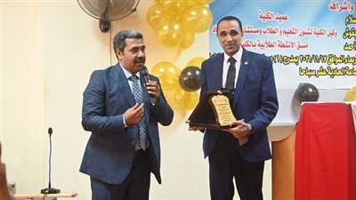 آداب الفيوم تقيم حفل استقبال الطلاب الجدد (صور) 