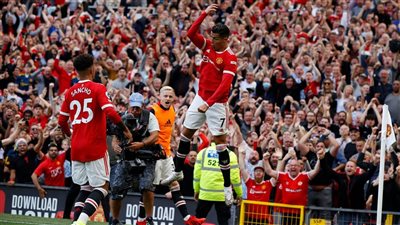 خسائر مانشستر يونايتد تتقلص بفضل الجماهير