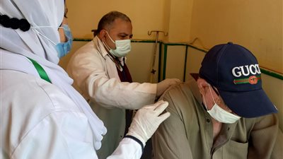 الكشف على 987 مواطنا في قافلة طبية مجانية بقرية الخليج بالمنصورة
