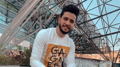 رسام بالملح: رسمت الكعبة وبرج الساعة خلال 3 أيام (فيديو) 