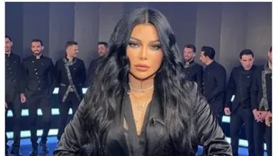 بمكياج جريء.. هيفاء وهبي تخطف الأنظار في مسابقة ملكة جمال لبنان