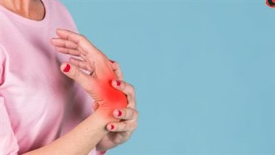 طبيب يحذر: انتبهوا حتى لا يصاب أطفالكم بالتهاب المفاصل (فيديو)