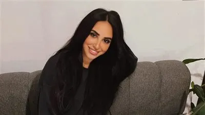 آية سماحة بائعة متجولة في حكاية 