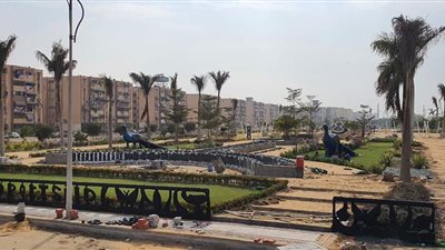 استمرار أعمال التطوير بحديقة ساحة المشير طنطاوي ببورسعيد 
