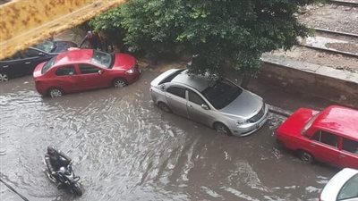 ارتفاع منسوب مياه الأمطار في عدد من الشوارع بالإسكندرية